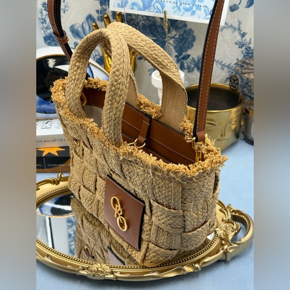 🆕 OROTON 🧿 NWOT Calypso Small Woven Straw Crossbody Tote, Natural & Saddle - Picture 6 of 16